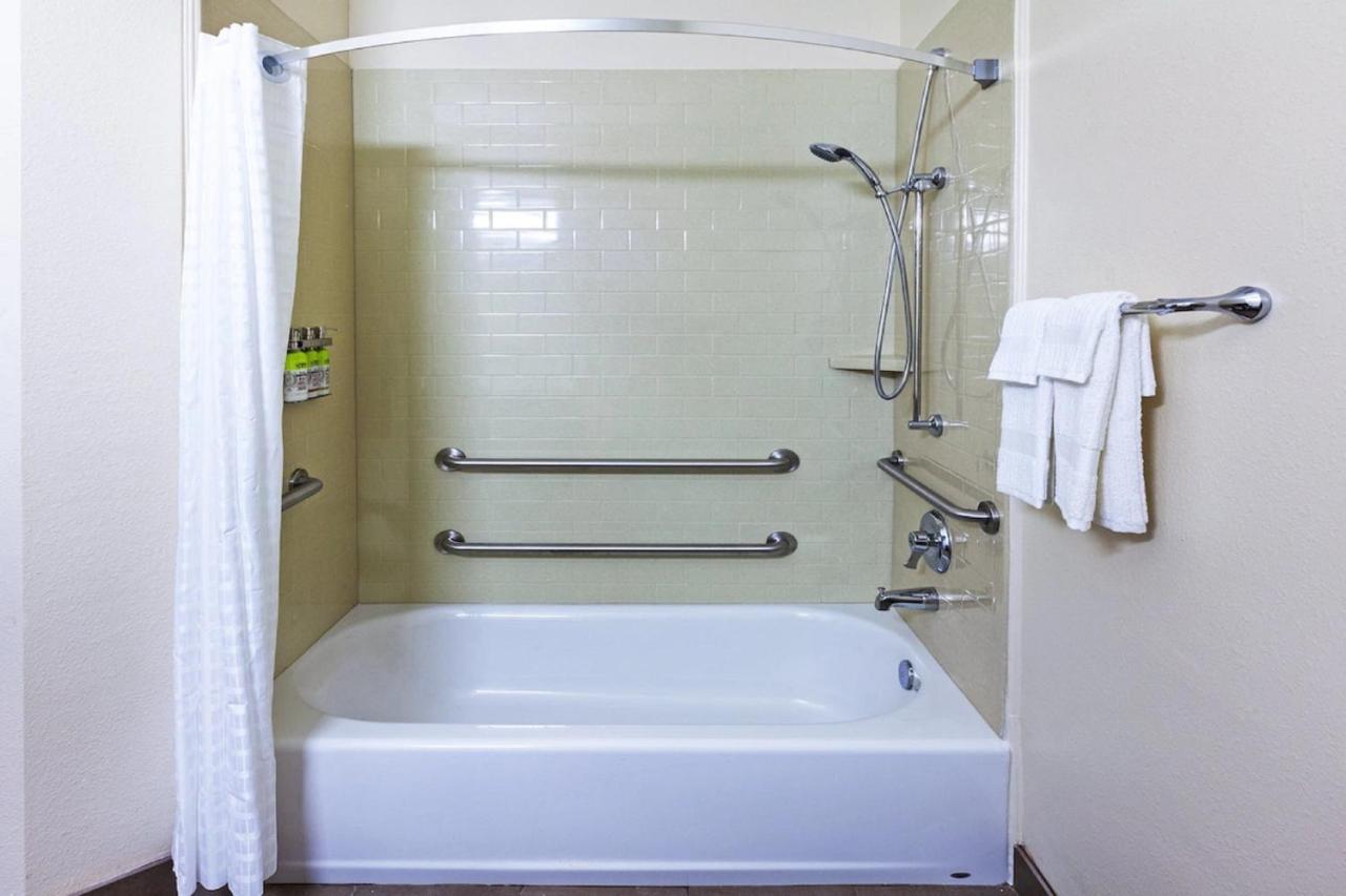 Candlewood Suites Midland By Ihg Εξωτερικό φωτογραφία