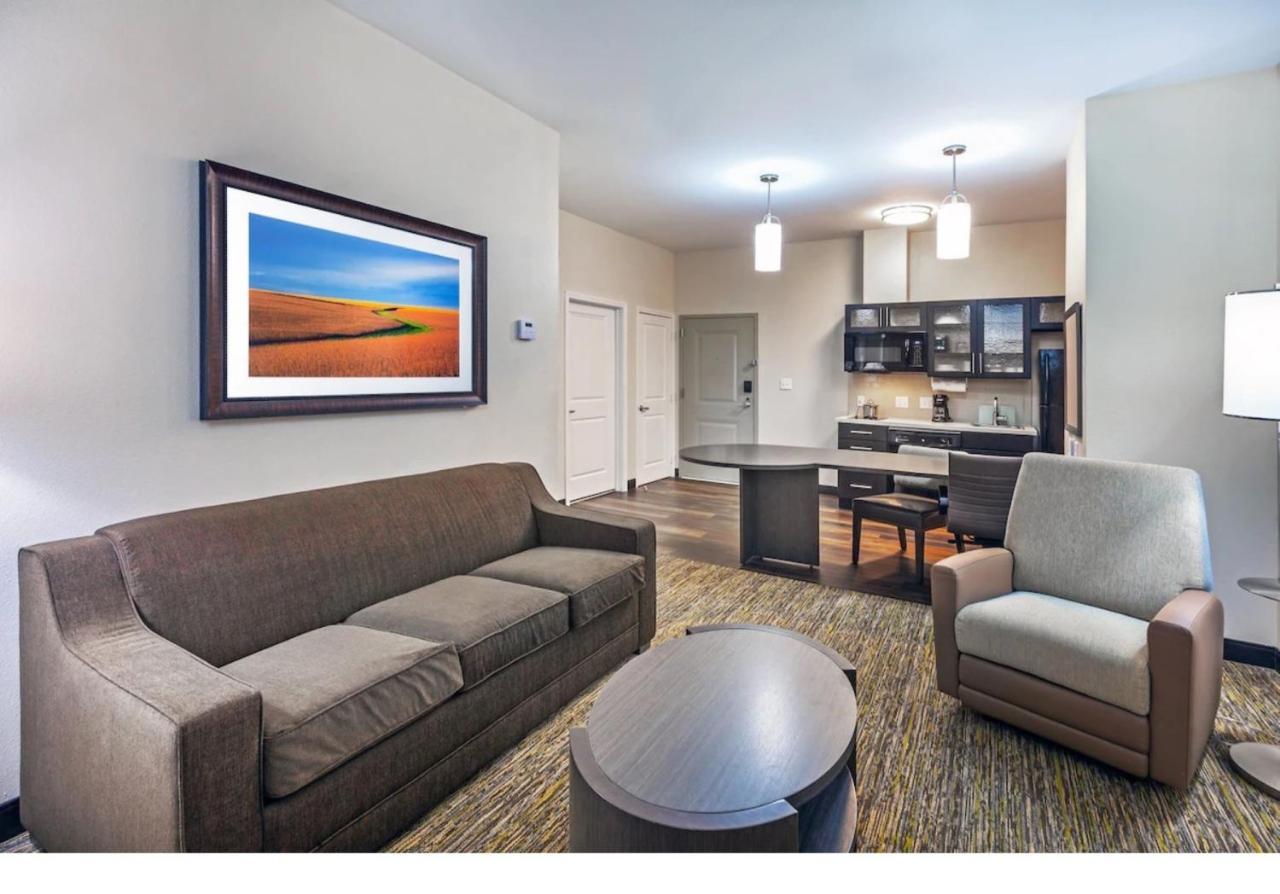 Candlewood Suites Midland By Ihg Εξωτερικό φωτογραφία
